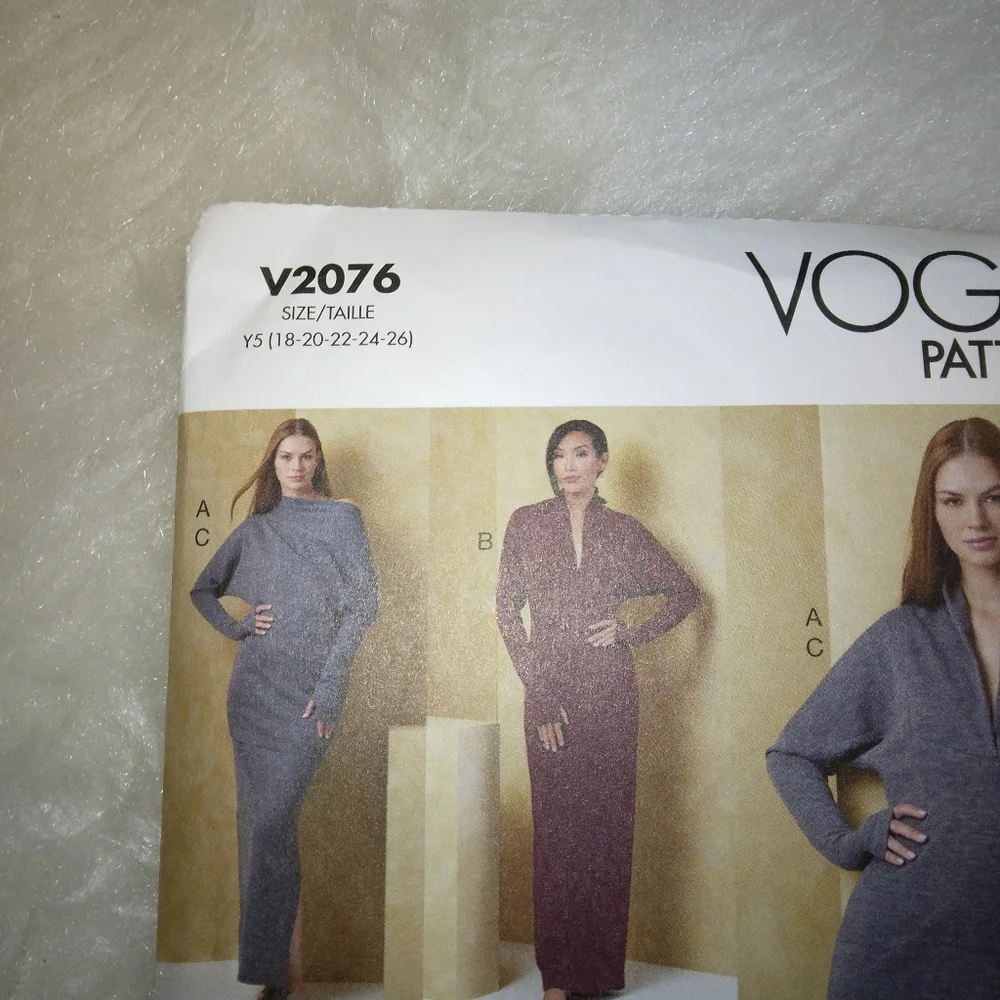 VOGUE V2076 Sz 18-26 Misses Knit Dress Top Worn Frontwards Or Backwards